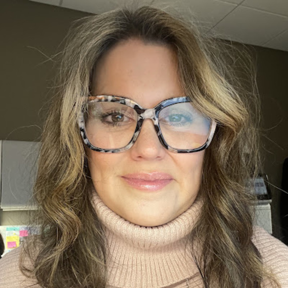 Meet your Posher, Ruth - Picture 1 of 1